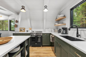 New! River Cabin A-Frame-Remodeled A-Frame on the river, walk to town, lake & dining